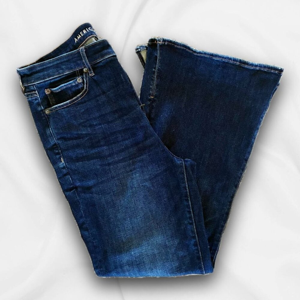 American Eagle Next Level Hi-Rise Flared Jeans Size 14 Short - Y2K style, Retroc